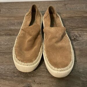 Toms Shoes